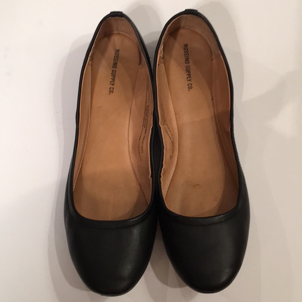 Shoes. Flats.